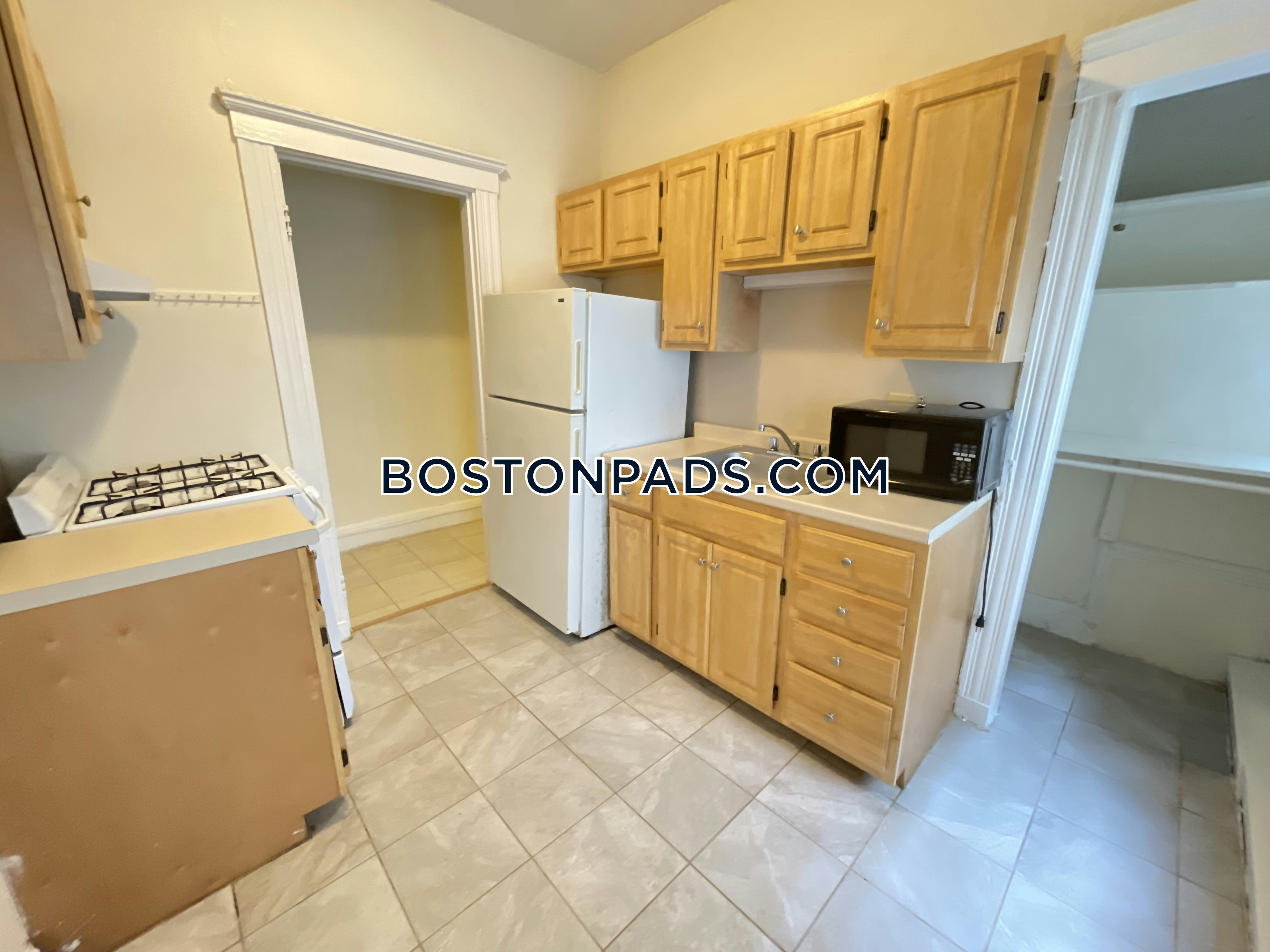 Boston - 0 Beds, 1 Baths