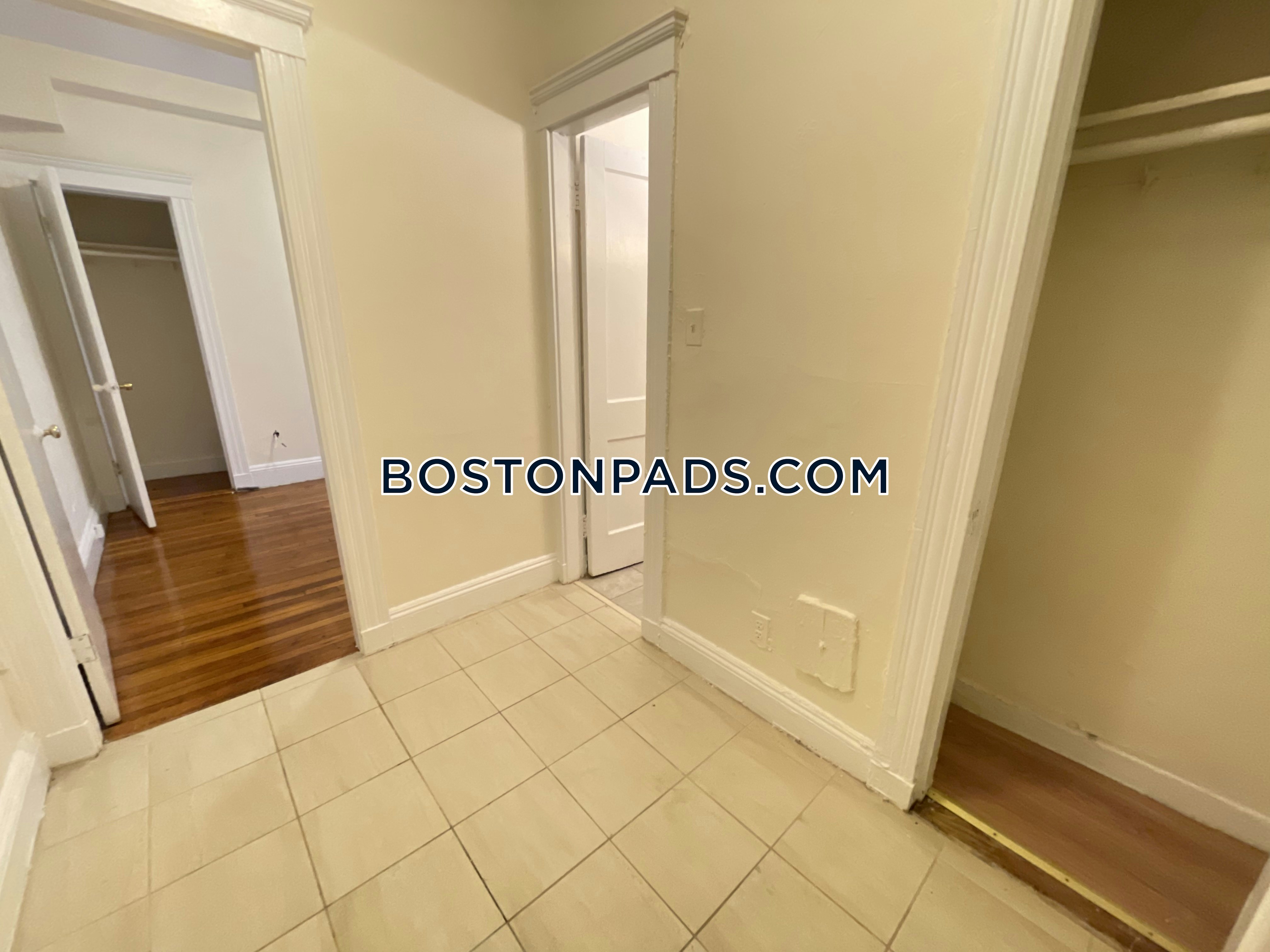 Boston - 0 Beds, 1 Baths