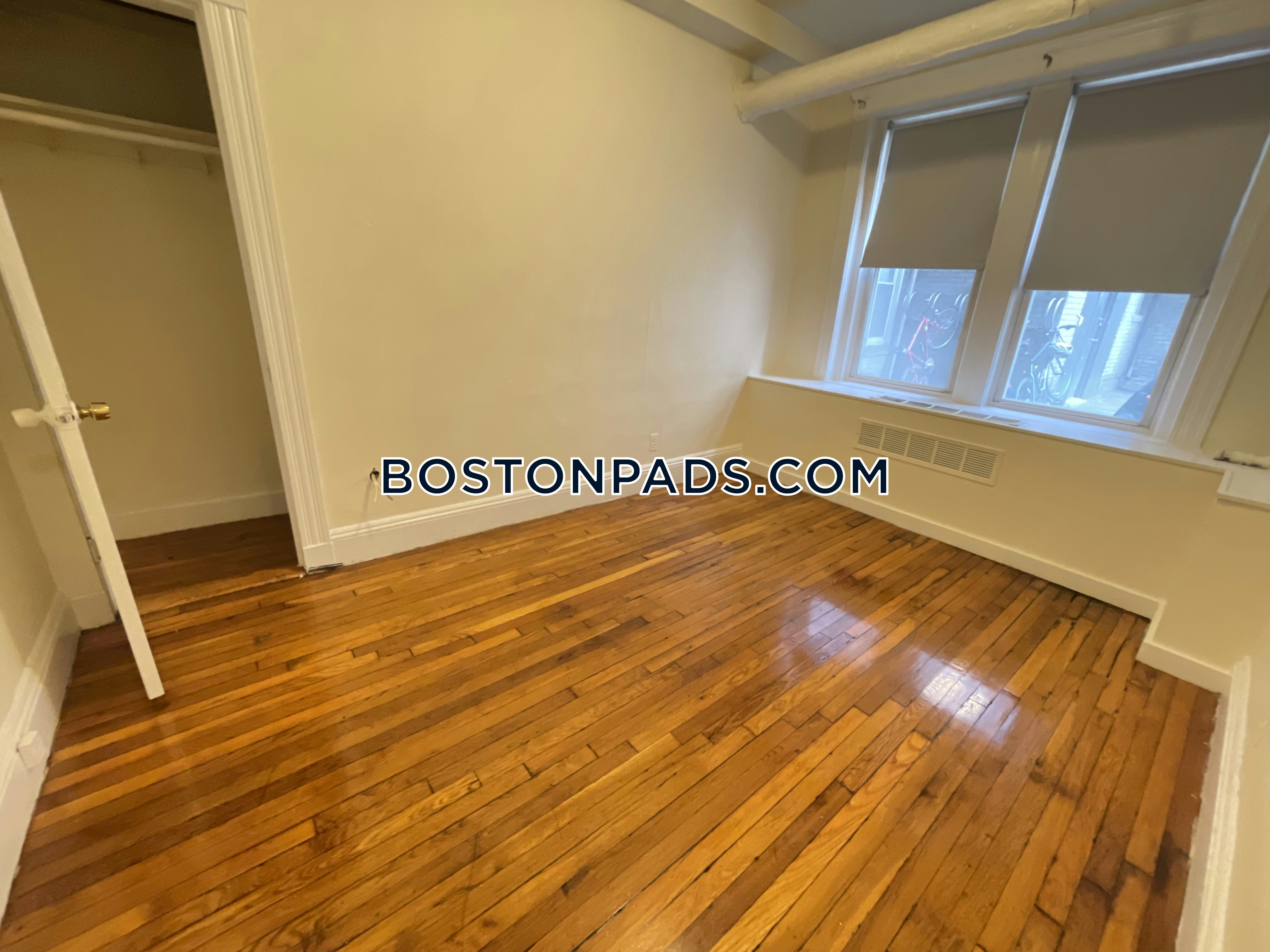 Boston - 0 Beds, 1 Baths