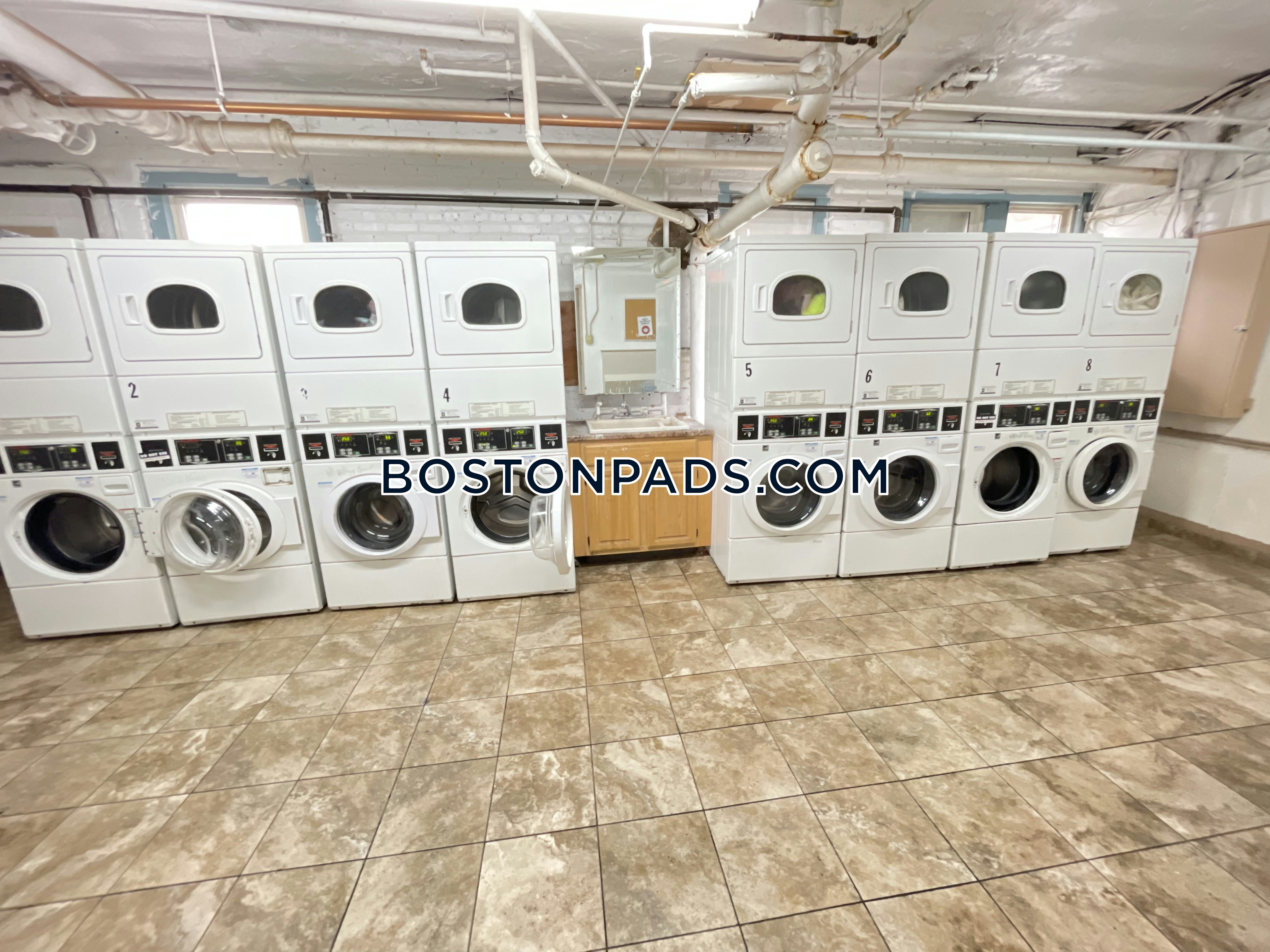 Boston - 0 Beds, 1 Baths