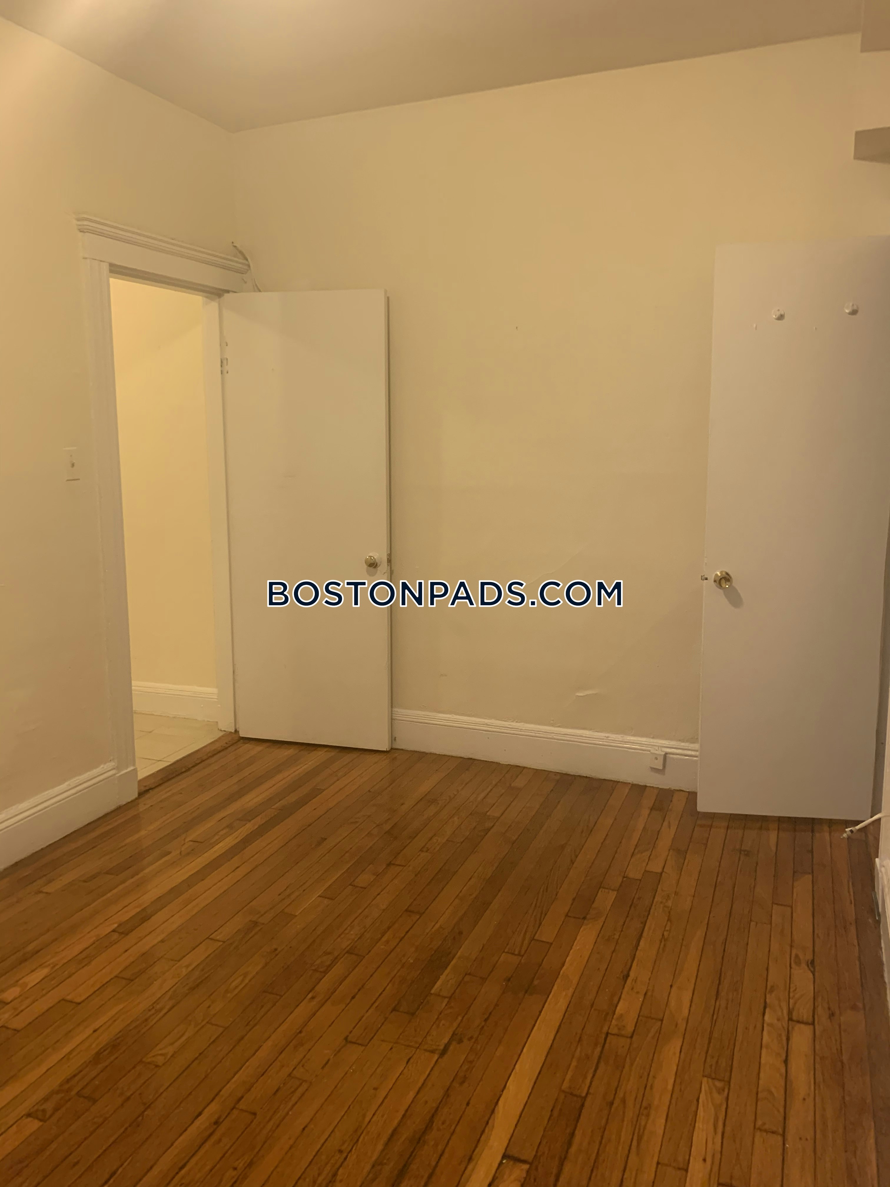 Boston - 0 Beds, 1 Baths