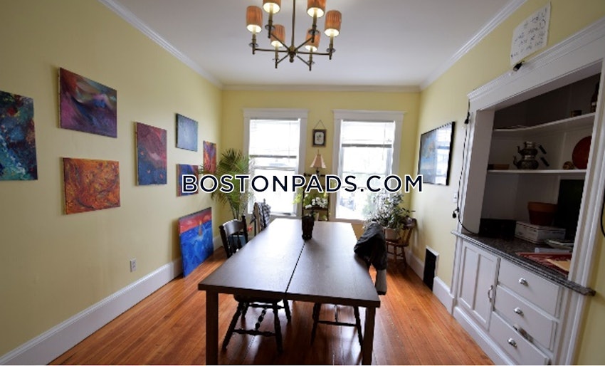 REVERE - 2 Beds, 1 Bath - Image 10