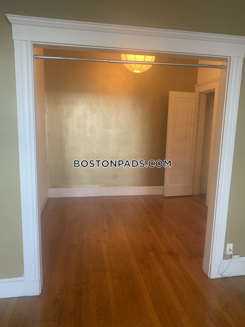 MALDEN - 1 Bed, 1 Bath - Image 6