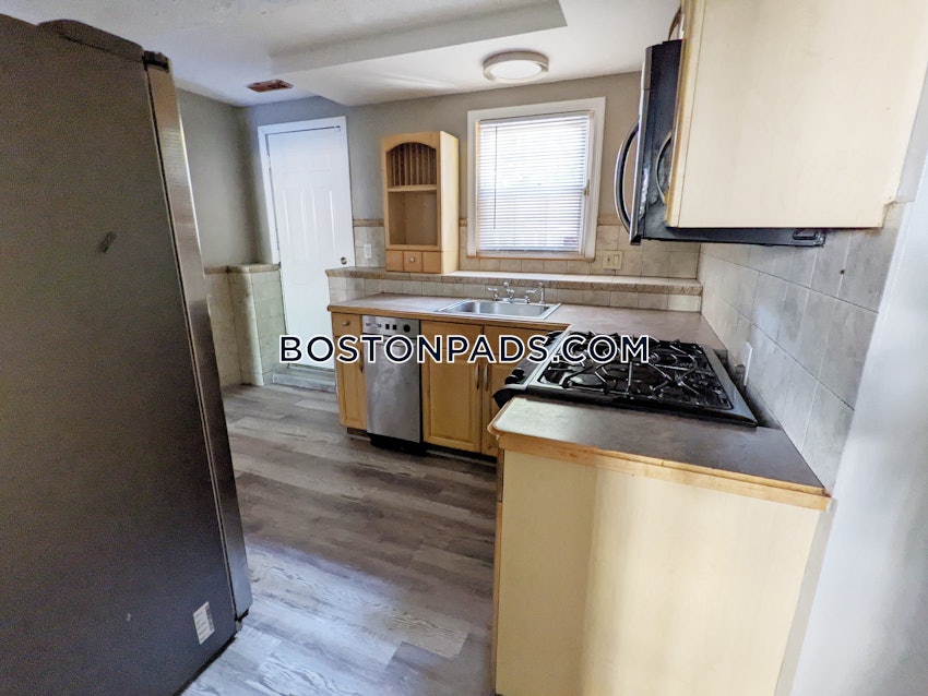 BOSTON - DORCHESTER - UPHAMS CORNER - 3 Beds, 1 Bath - Image 10