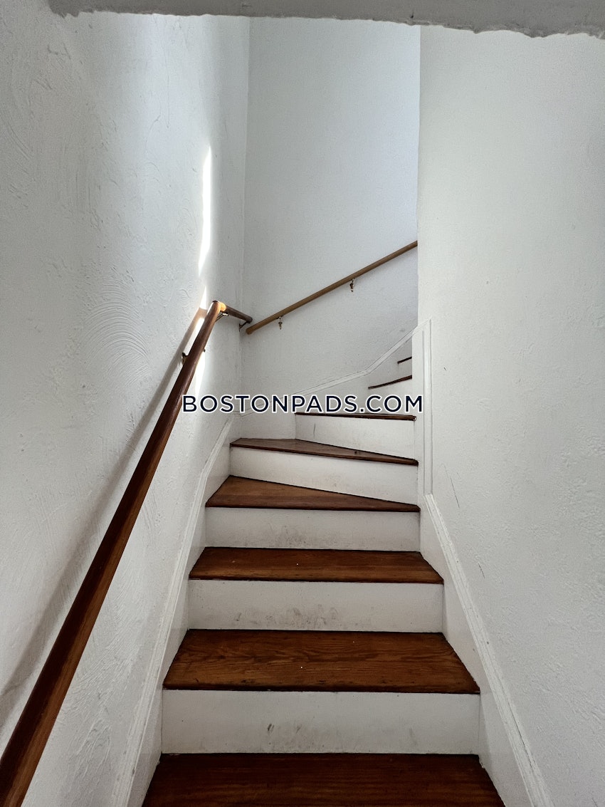 BOSTON - BRIGHTON- WASHINGTON ST./ ALLSTON ST. - 4 Beds, 2 Baths - Image 11