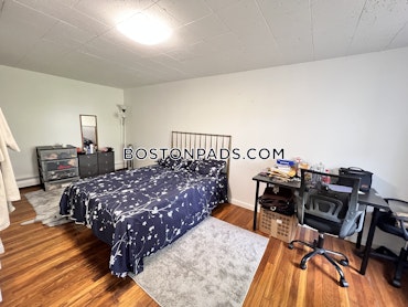 Boston - 4 Beds, 2 Baths