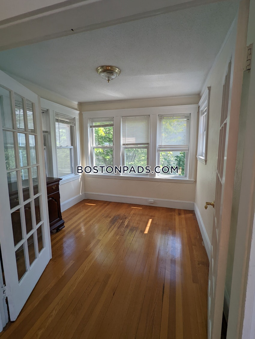 BELMONT - 4 Beds, 1.5 Baths - Image 9