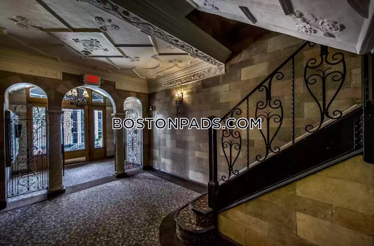 Elmwood Ave., Winchester