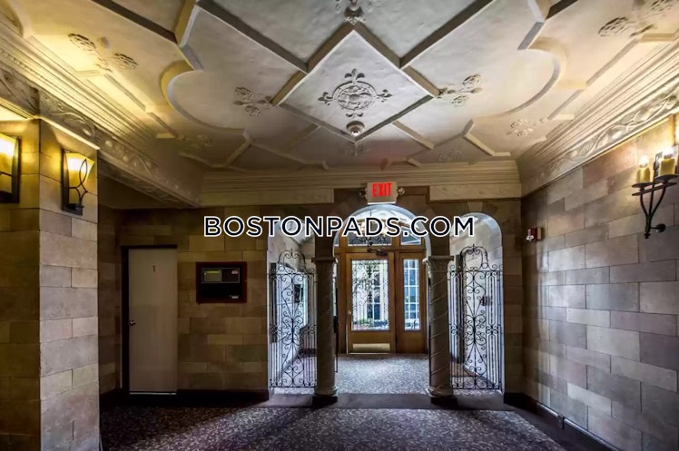 Elmwood Ave., Winchester