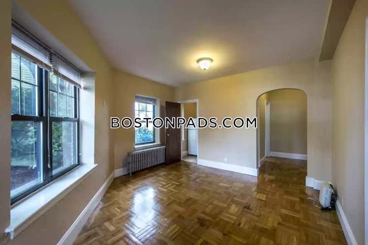 Elmwood Ave., Winchester