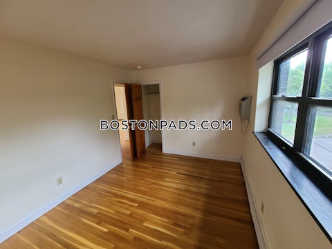 Grove St. Newton photo 3