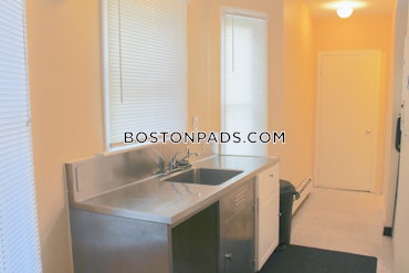 Boston - 4 Beds, 2 Baths