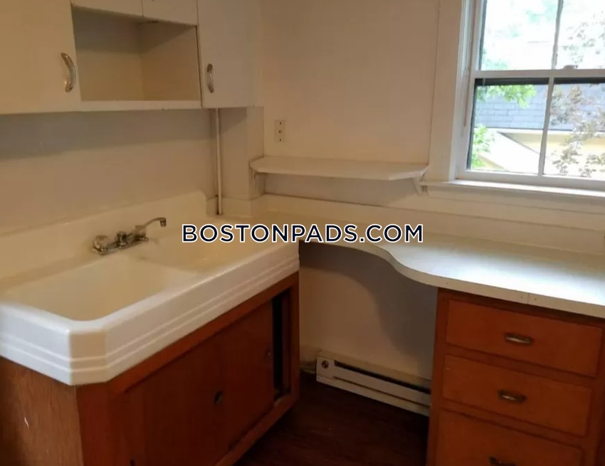 CAMBRIDGE - MT. AUBURN/BRATTLE/ FRESH POND - 2 Beds, 1 Bath - Image 32