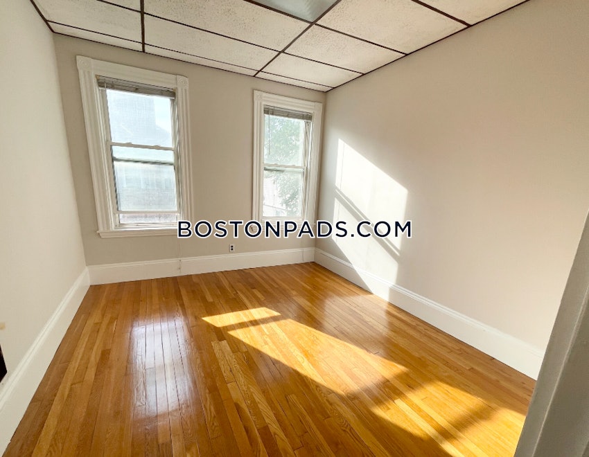 BOSTON - DORCHESTER - SAVIN HILL - 4 Beds, 1 Bath - Image 3