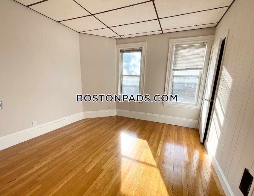 BOSTON - DORCHESTER - SAVIN HILL - 4 Beds, 1 Bath - Image 4