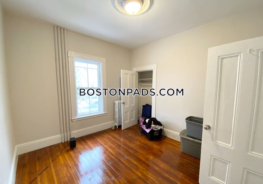 BOSTON - DORCHESTER/SOUTH BOSTON BORDER - 4 Beds, 1 Bath - Image 5