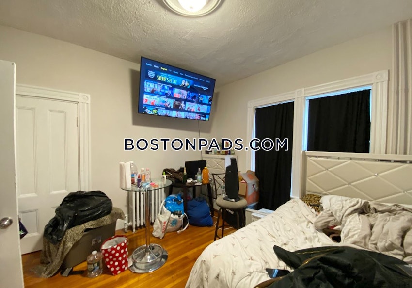 BOSTON - DORCHESTER/SOUTH BOSTON BORDER - 4 Beds, 1 Bath - Image 8