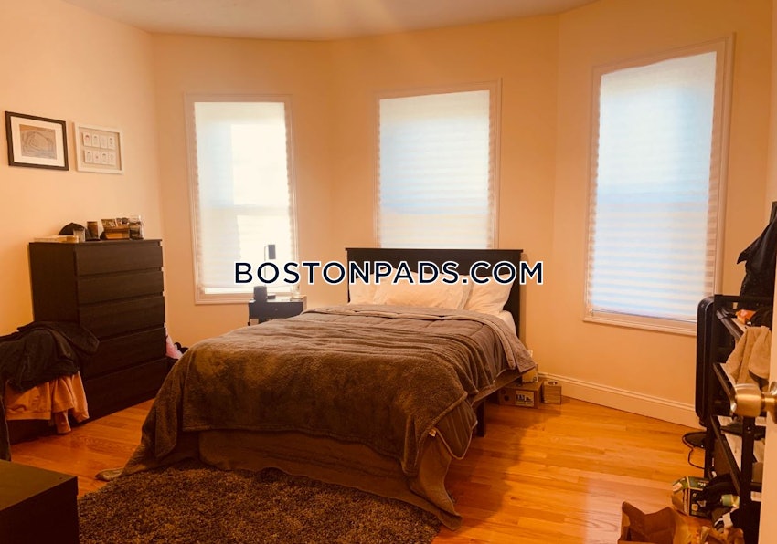 BOSTON - DORCHESTER/SOUTH BOSTON BORDER - 3 Beds, 1 Bath - Image 7