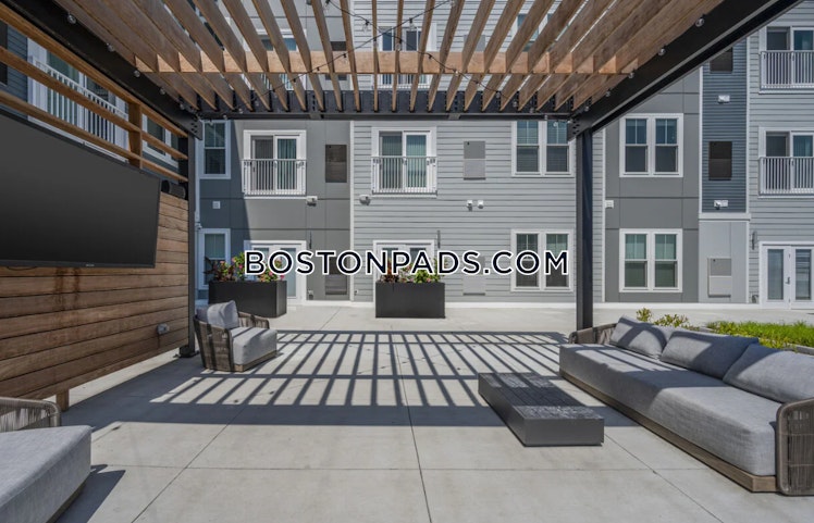 Loring Boulevard, Plymouth