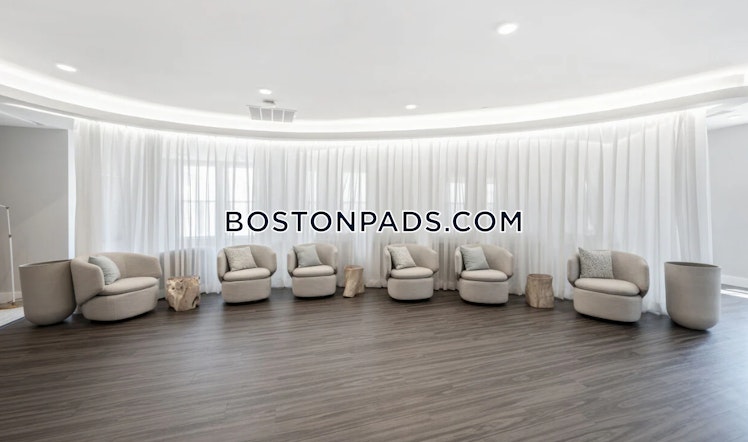 Loring Boulevard, Plymouth