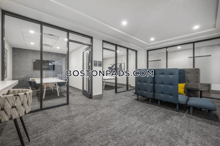 Loring Boulevard, Plymouth