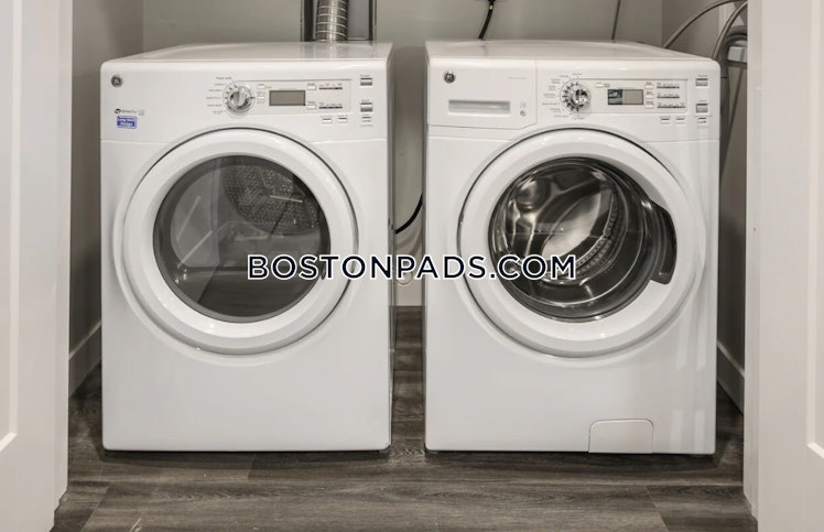 Loring Boulevard, Plymouth