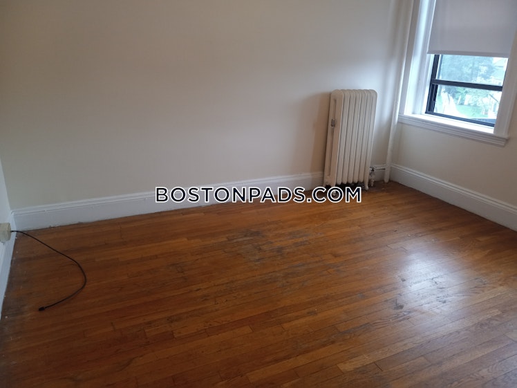 Commonwealth Ave., Brookline