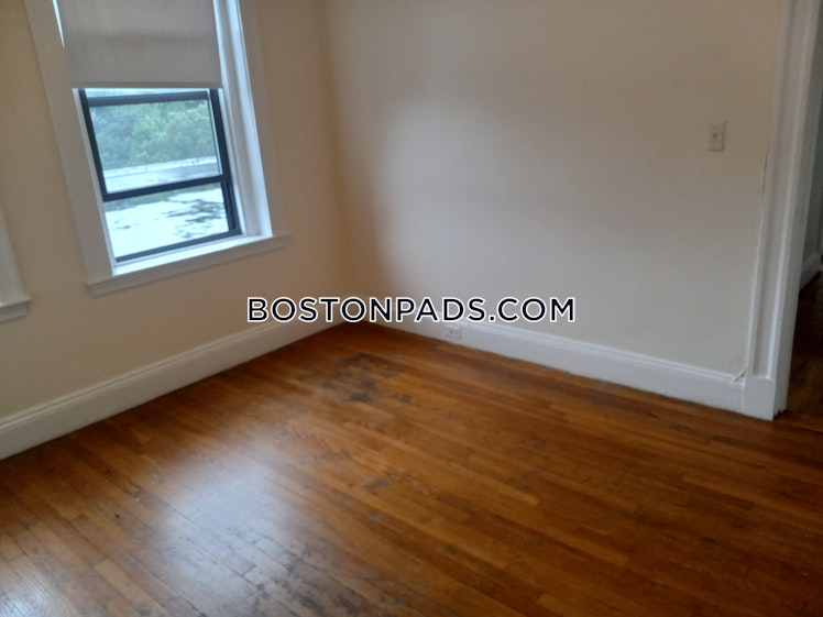 Commonwealth Ave., Brookline