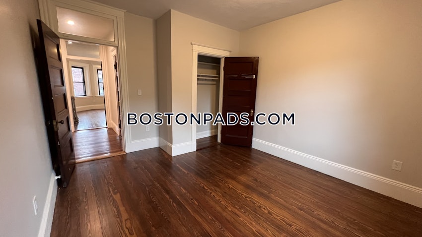 BROOKLINE - BEACONSFIELD - 3 Beds, 1 Bath - Image 18