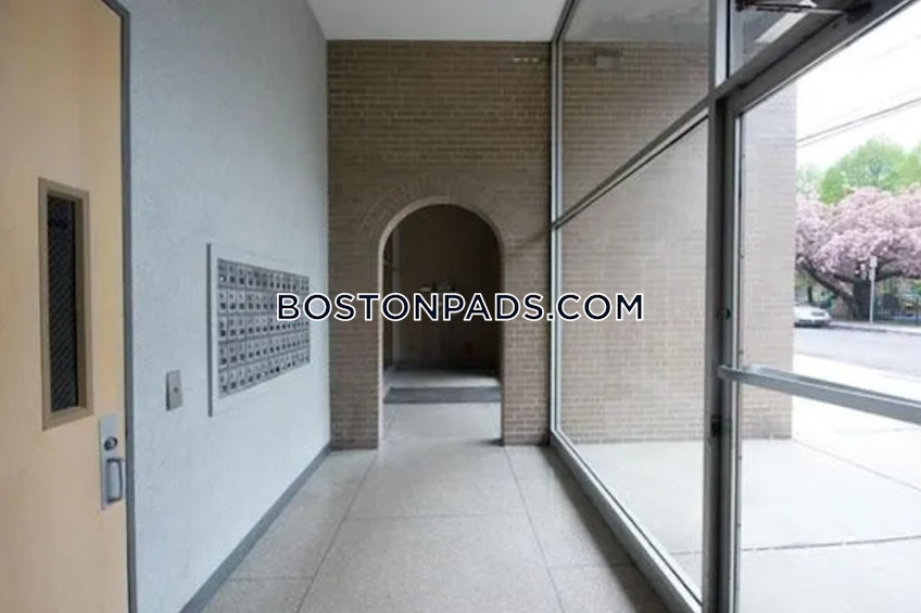 Boston - $2,550+ /month