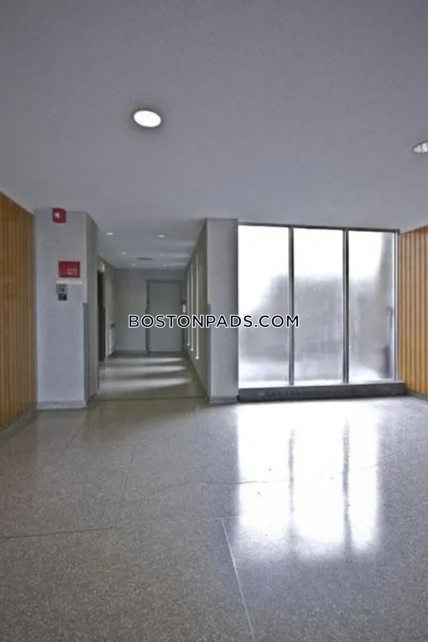 Boston - $2,550+ /month