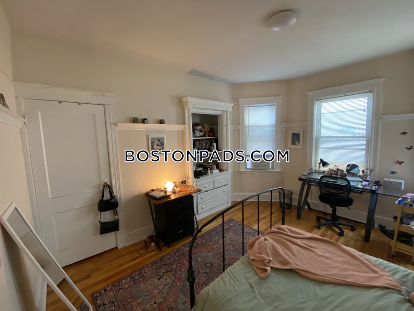 BOSTON - ALLSTON - 3 Beds, 2 Baths - Image 16