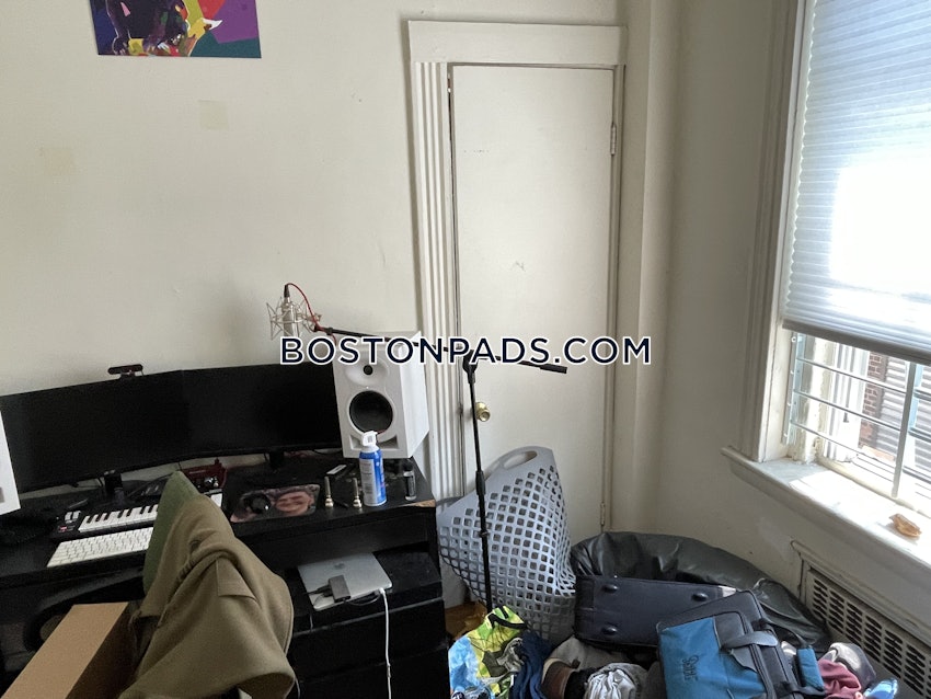 BOSTON - ALLSTON/BRIGHTON BORDER - 2 Beds, 1 Bath - Image 3