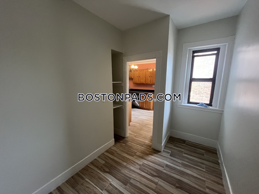 BOSTON - ALLSTON - 4 Beds, 1 Bath - Image 8