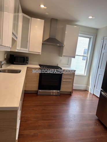 Boston - 4 Beds, 2 Baths