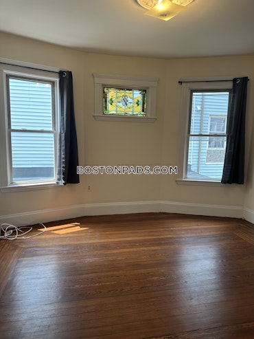 Boston - 4 Beds, 2 Baths