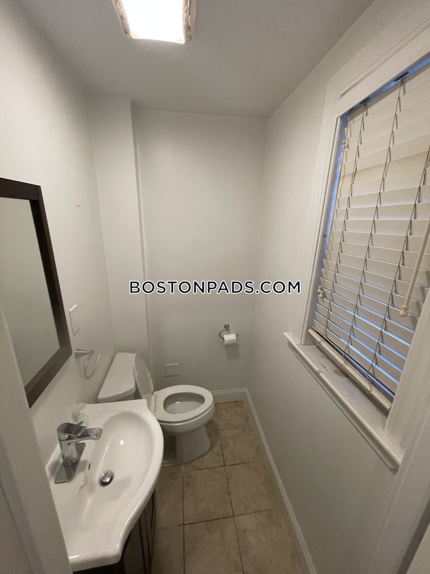 CAMBRIDGE - CENTRAL SQUARE/CAMBRIDGEPORT - 3 Beds, 1.5 Baths - Image 14