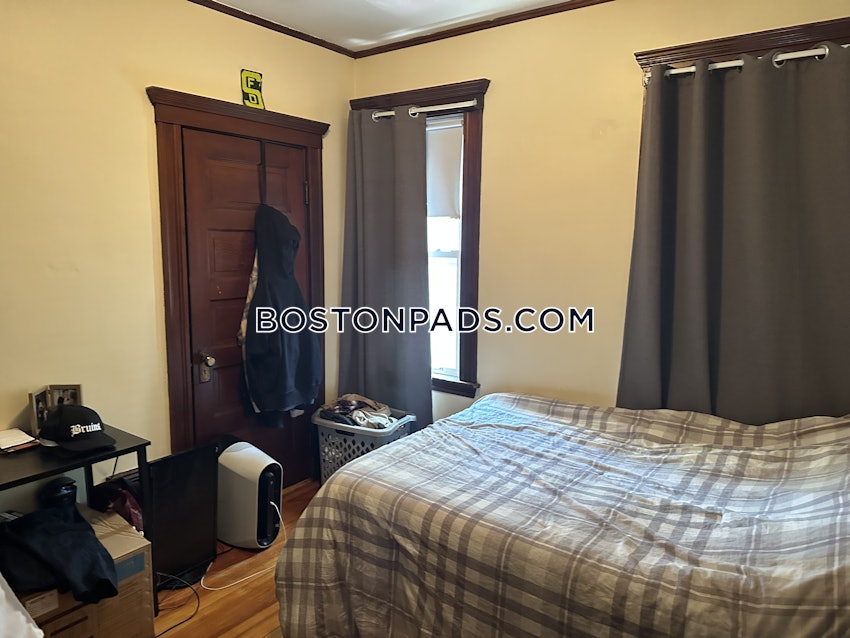 SOMERVILLE - TUFTS - 4 Beds, 1 Bath - Image 13