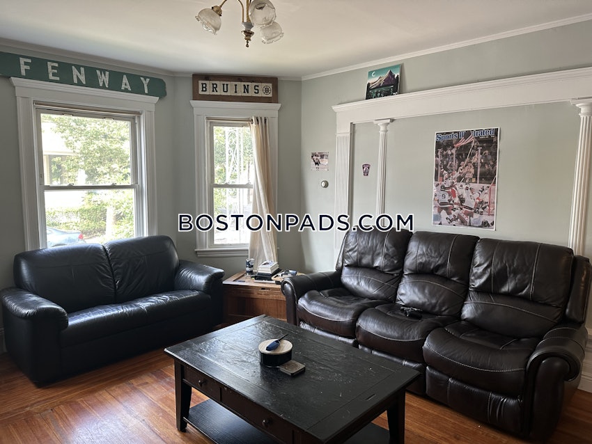 SOMERVILLE - TUFTS - 4 Beds, 1 Bath - Image 11