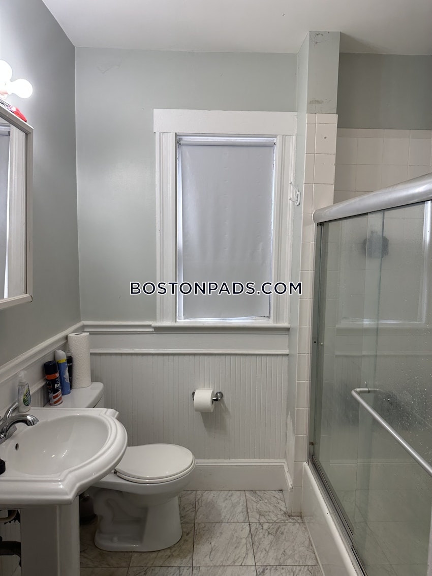 SOMERVILLE - TUFTS - 4 Beds, 1 Bath - Image 15