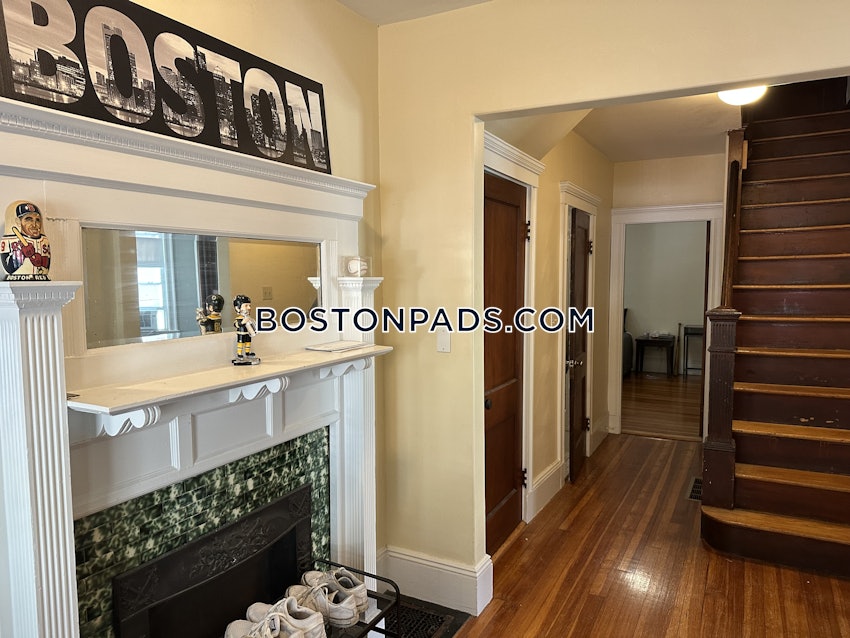 SOMERVILLE - TUFTS - 4 Beds, 1 Bath - Image 8