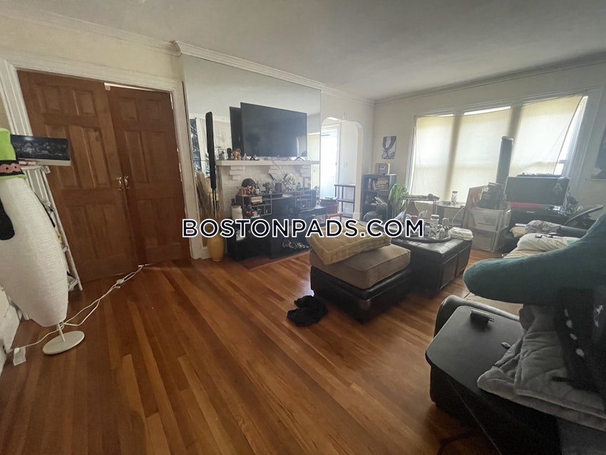 BOSTON - BRIGHTON - CLEVELAND CIRCLE - 4 Beds, 1 Bath - Image 4