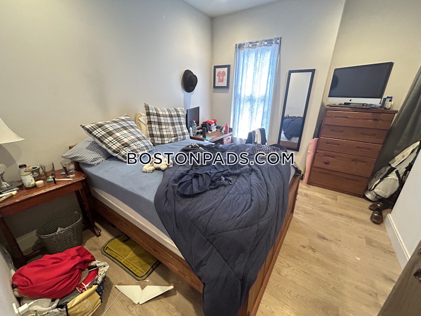 BOSTON - DORCHESTER/SOUTH BOSTON BORDER - 4 Beds, 2 Baths - Image 17