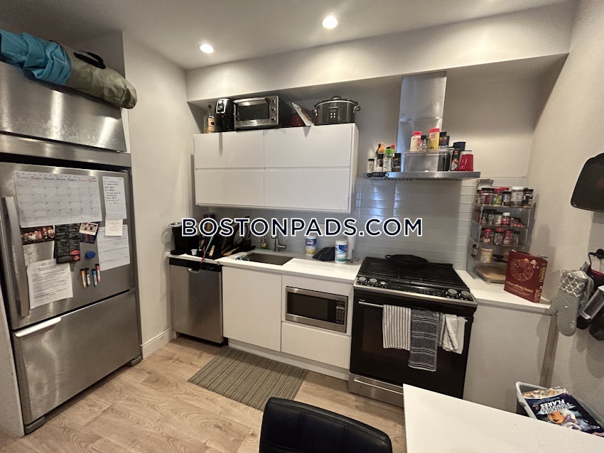 BOSTON - DORCHESTER/SOUTH BOSTON BORDER - 4 Beds, 2 Baths - Image 4