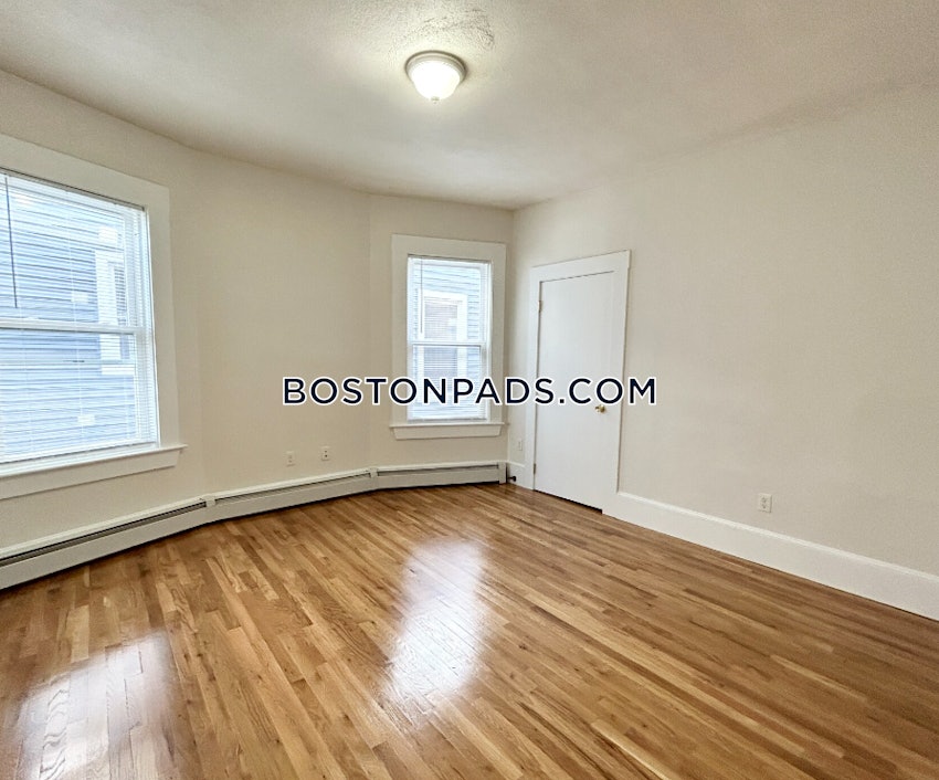 BOSTON - DORCHESTER - UPHAMS CORNER - 3 Beds, 1.5 Baths - Image 6