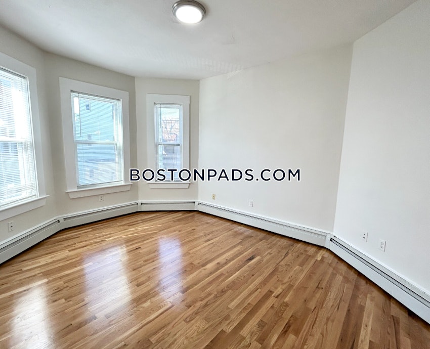 BOSTON - DORCHESTER - UPHAMS CORNER - 3 Beds, 1.5 Baths - Image 5