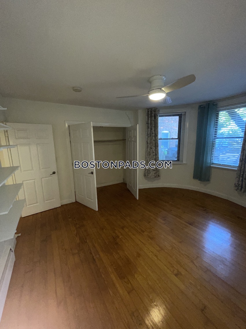 BROOKLINE- WASHINGTON SQUARE - 1 Bed, 1 Bath - Image 7