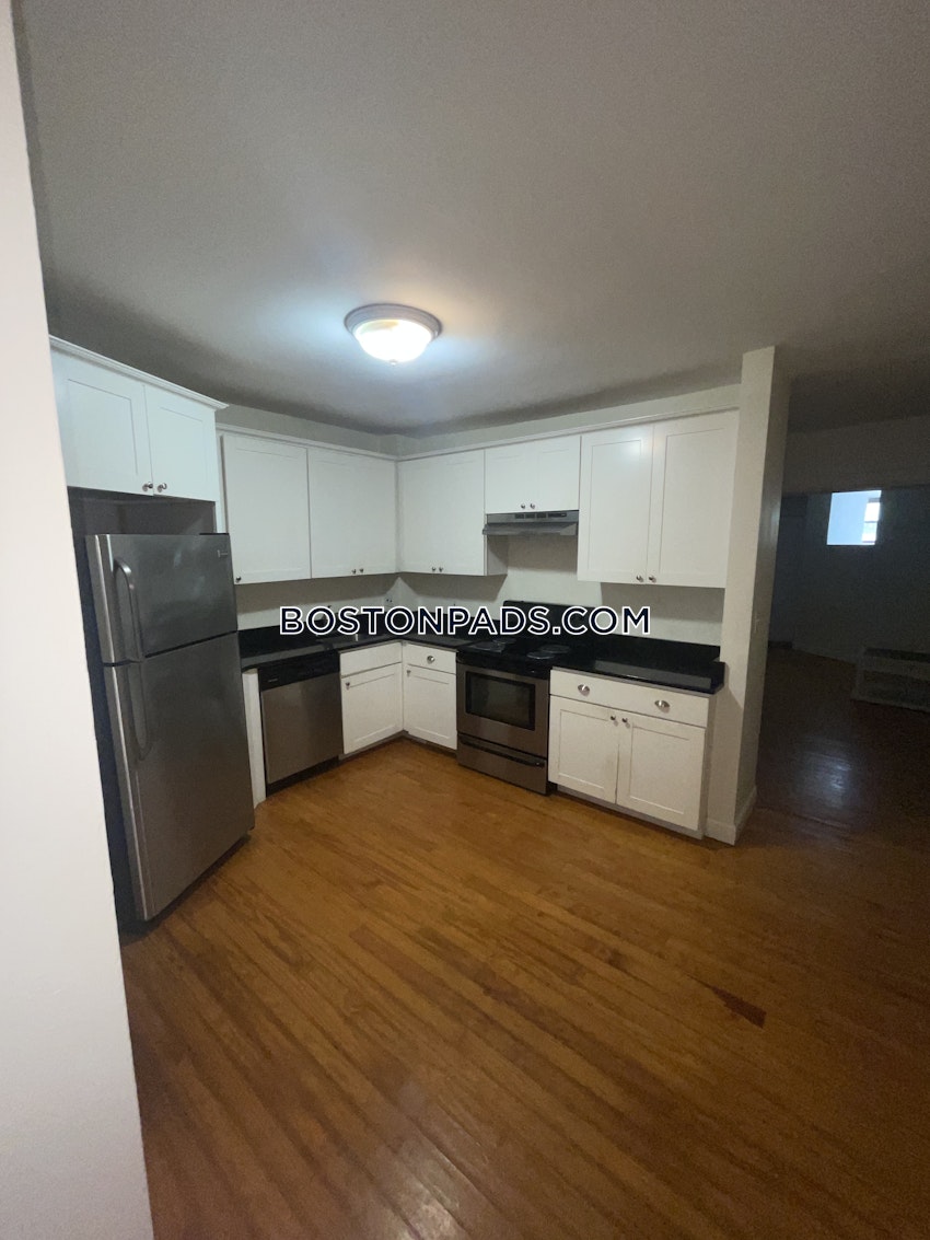 BROOKLINE- WASHINGTON SQUARE - 1 Bed, 1 Bath - Image 2