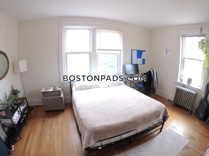 BROOKLINE- BOSTON UNIVERSITY - 3 Beds, 1.5 Baths - Image 6