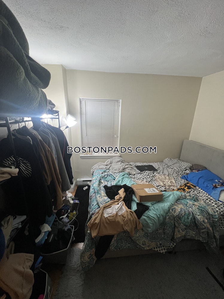 Bartlett Place, Boston